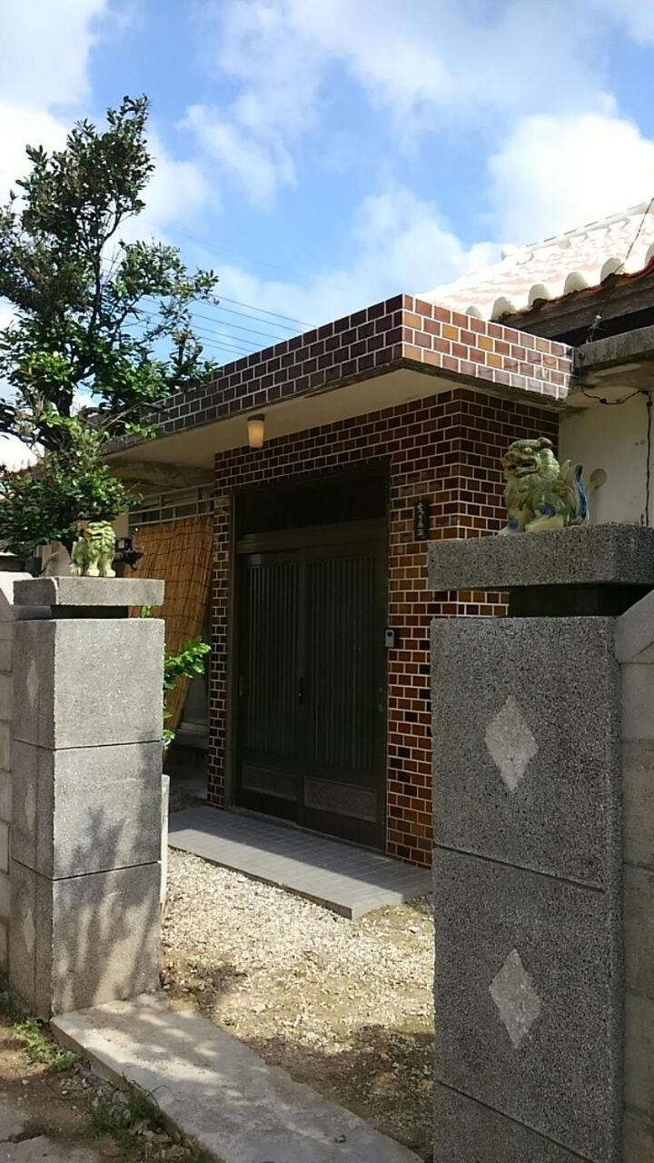 石垣島 一棟貸切りのお宿 ちゅら赤瓦 Ishigaki  Exterior foto
